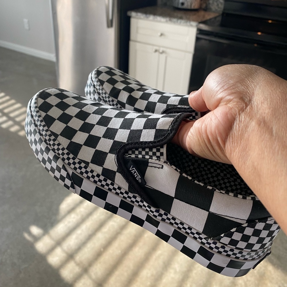 Vans sz 5.5 men or we 7